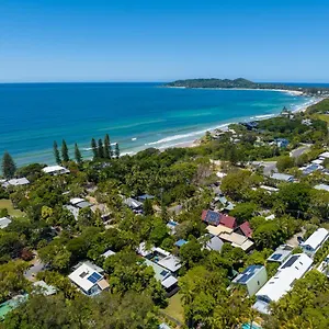Dreamtime Belongil - House Opposite The Beach Australia